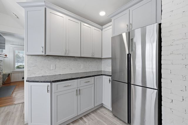 170 Plumtree Rd, Springfield, MA 01118