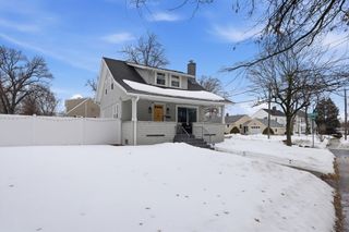 170 Plumtree Rd, Springfield, MA 01118