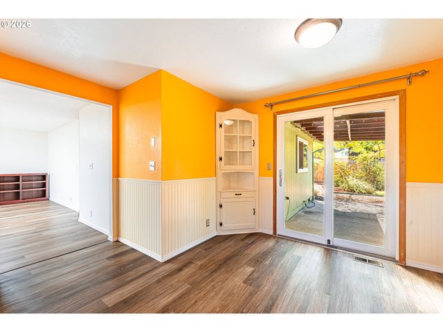 6323 B St, Springfield, OR 97478