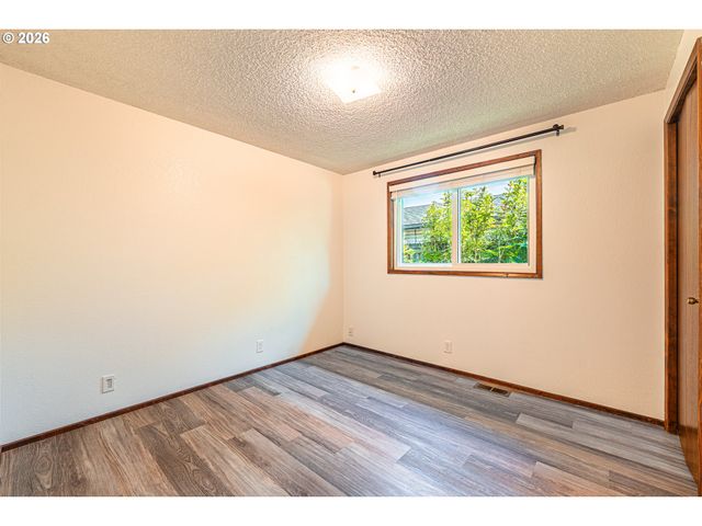 6323 B St, Springfield, OR 97478