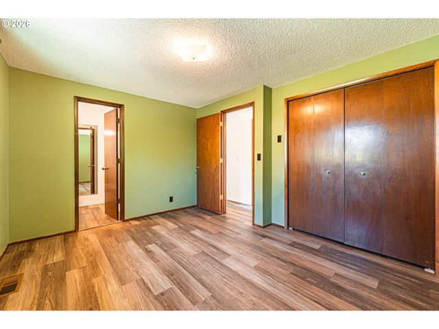 6323 B St, Springfield, OR 97478