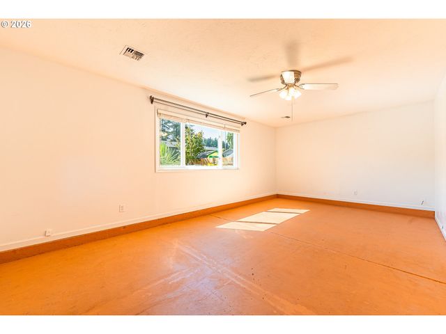 6323 B St, Springfield, OR 97478