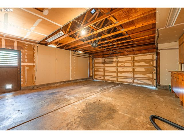 6323 B St, Springfield, OR 97478