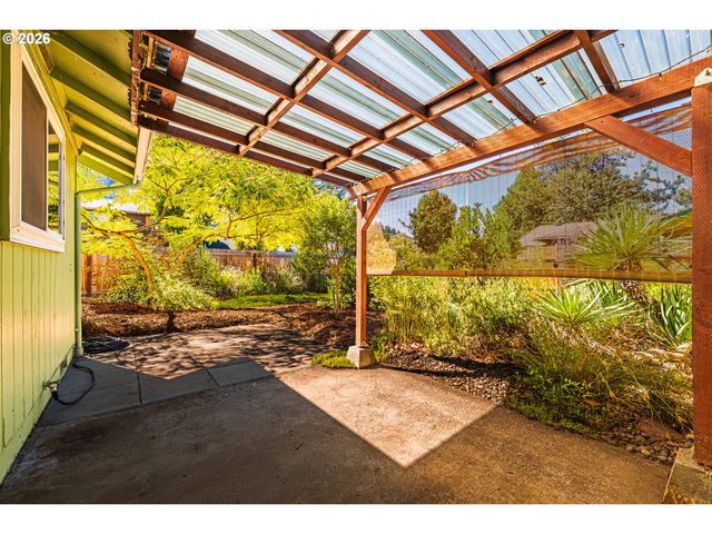 6323 B St, Springfield, OR 97478