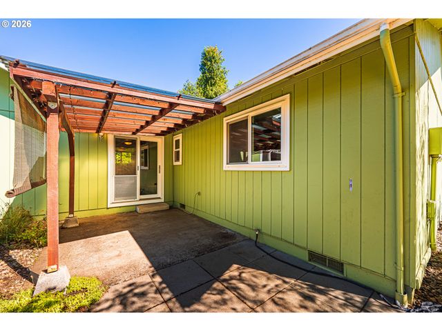 6323 B St, Springfield, OR 97478