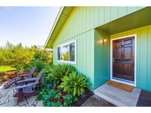 6323 B St, Springfield, OR 97478