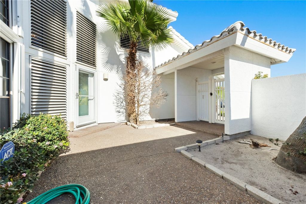 13553 Bullion Ct, Corpus Christi, TX 78418 — photo 2