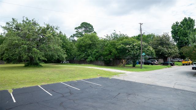000 Bluebonnet Avenue, Denison, TX 75020