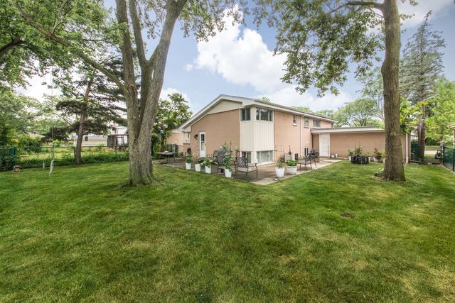 1231 N Hamlin Avenue, Park Ridge, IL 60068