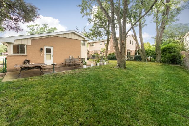 1231 N Hamlin Avenue, Park Ridge, IL 60068
