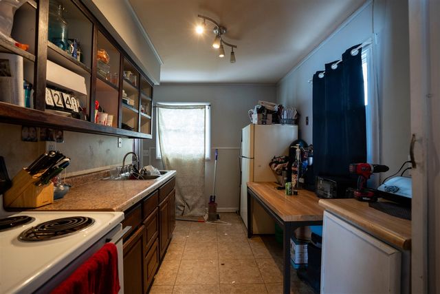 2105 Mary Avenue, Lansing, MI 48910