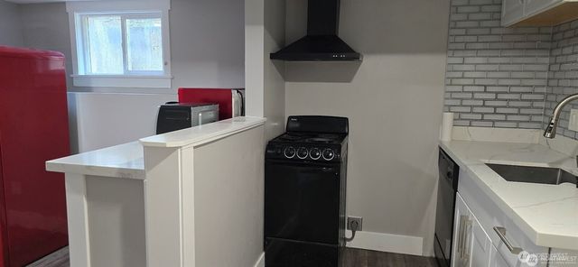 12053 70 Avenue S, Seattle, WA 98178