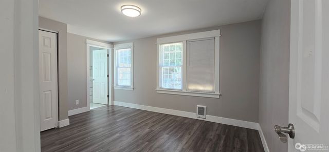 12053 70 Avenue S, Seattle, WA 98178