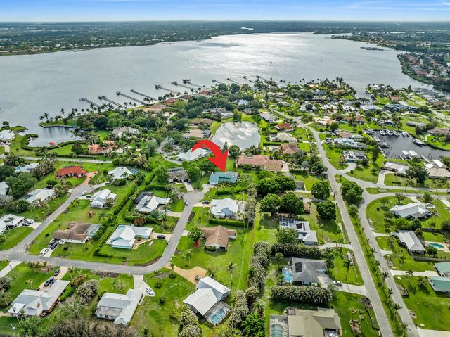 2415 NW Cove View, Stuart, FL 34994