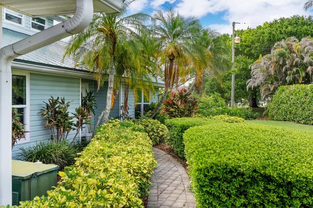 2415 NW Cove View, Stuart, FL 34994