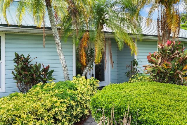 2415 NW Cove View, Stuart, FL 34994