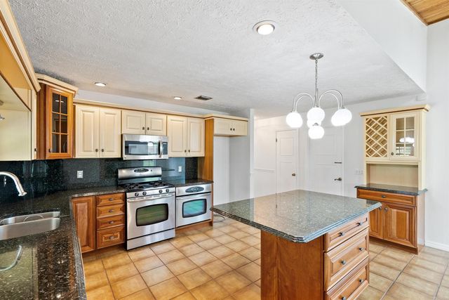2415 NW Cove View, Stuart, FL 34994