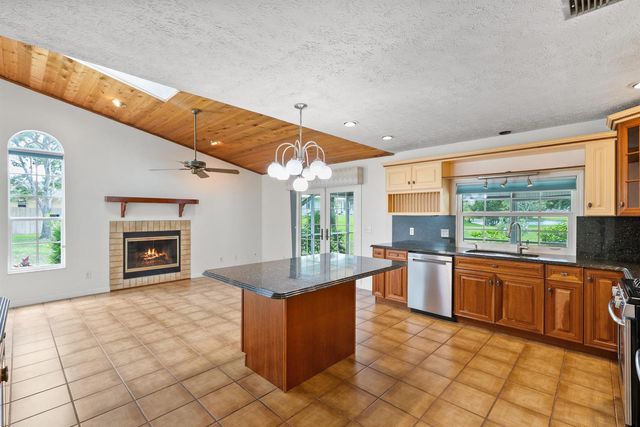 2415 NW Cove View, Stuart, FL 34994