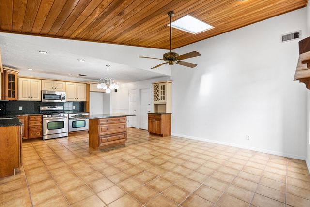 2415 NW Cove View, Stuart, FL 34994