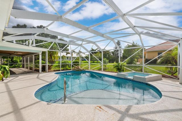 2415 NW Cove View, Stuart, FL 34994