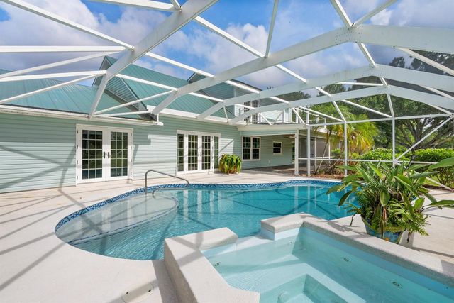 2415 NW Cove View, Stuart, FL 34994