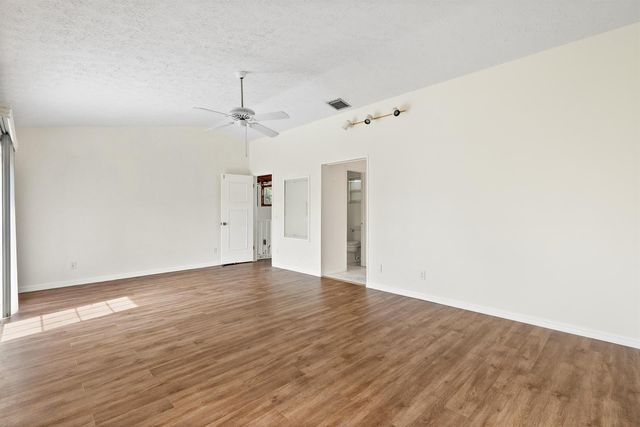 2415 NW Cove View, Stuart, FL 34994