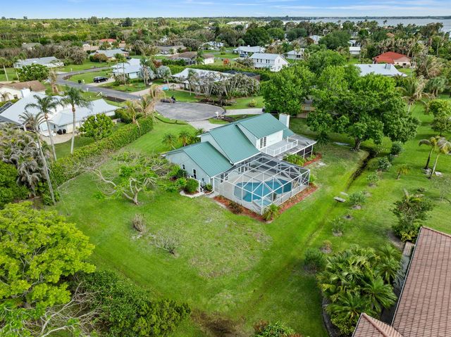 2415 NW Cove View, Stuart, FL 34994