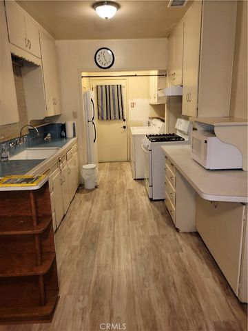 805 Valencia Drive, Colton, CA 92324