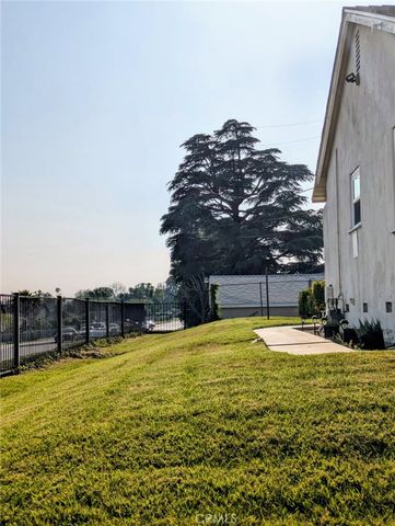 805 Valencia Drive, Colton, CA 92324