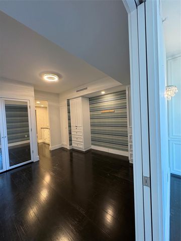 10 Venetian Way 502, Miami Beach, FL 33139