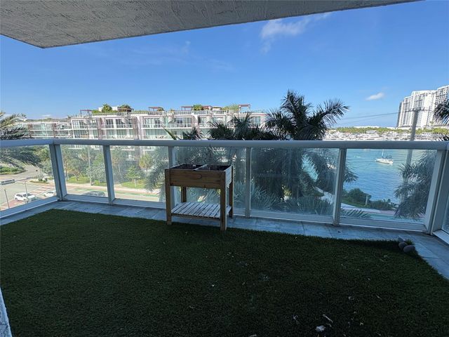 10 Venetian Way 502, Miami Beach, FL 33139