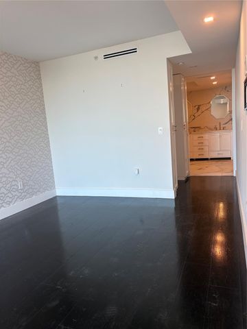 10 Venetian Way 502, Miami Beach, FL 33139