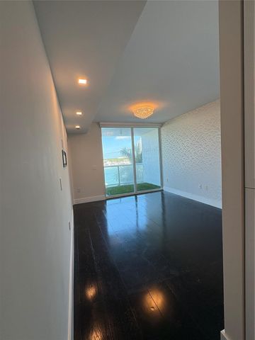 10 Venetian Way 502, Miami Beach, FL 33139