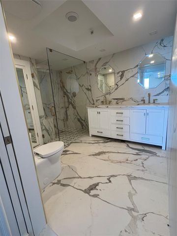 10 Venetian Way 502, Miami Beach, FL 33139