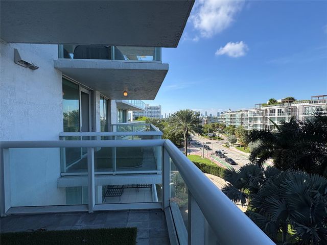 10 Venetian Way 502, Miami Beach, FL 33139