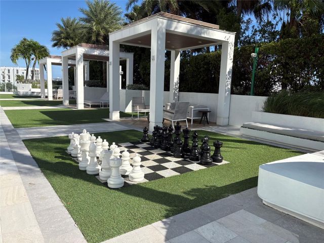 10 Venetian Way 502, Miami Beach, FL 33139