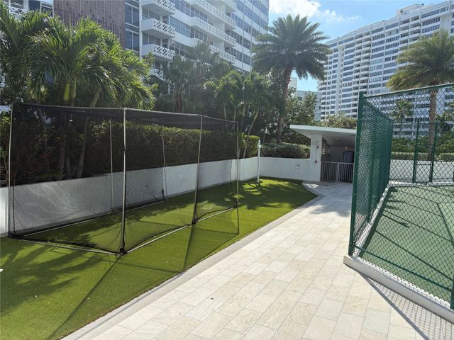 10 Venetian Way 502, Miami Beach, FL 33139