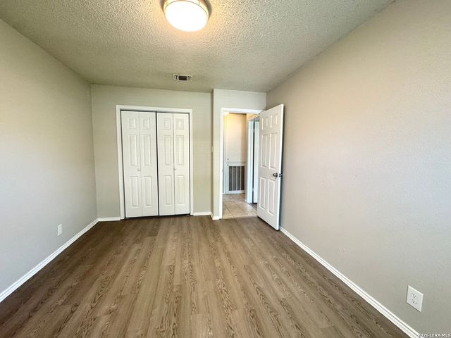 10038 AZTEC VLG, San Antonio, TX 78245