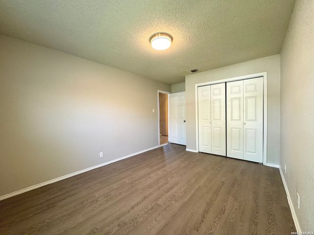 10038 AZTEC VLG, San Antonio, TX 78245