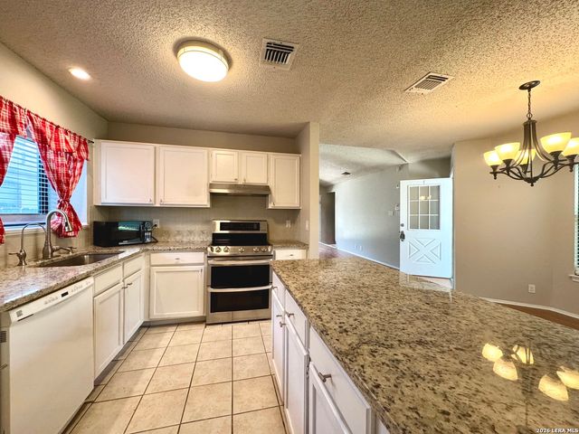 10038 AZTEC VLG, San Antonio, TX 78245