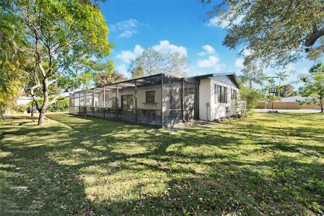 8425 SW 174th Street, Palmetto Bay, FL 33157