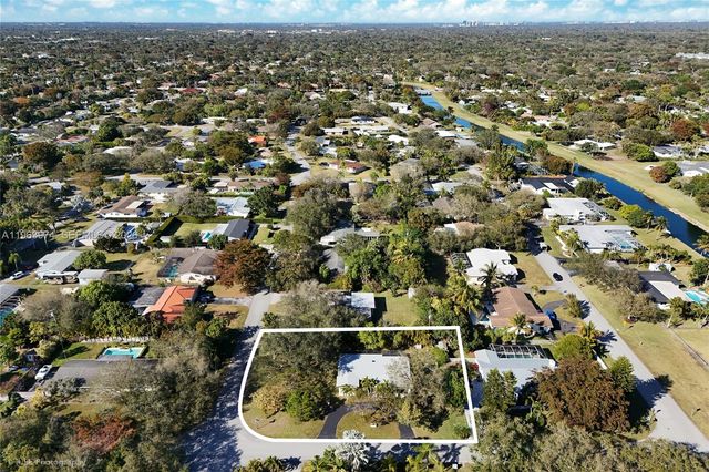 8425 SW 174th Street, Palmetto Bay, FL 33157