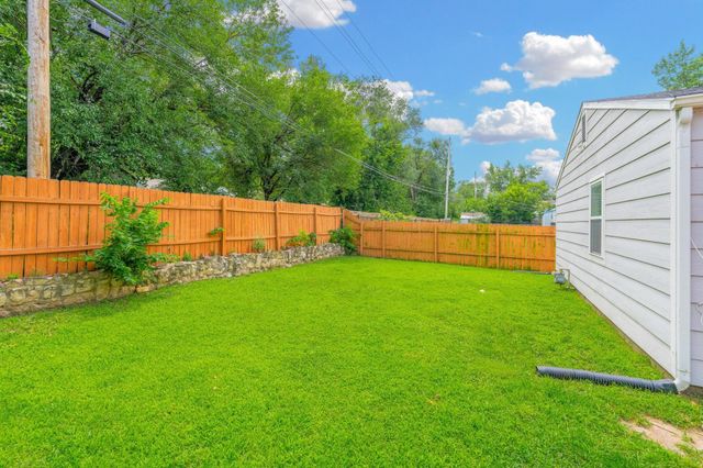 1230 N Bobbie St, Augusta, KS 67010