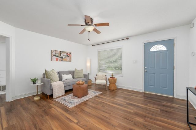 1230 N Bobbie St, Augusta, KS 67010