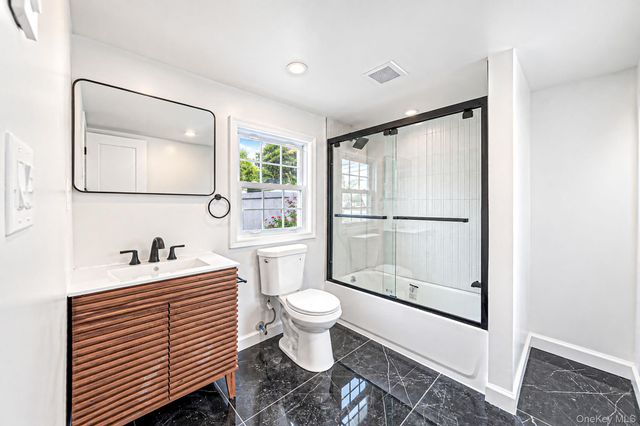 1077 Central Avenue, Hempstead, NY 11550