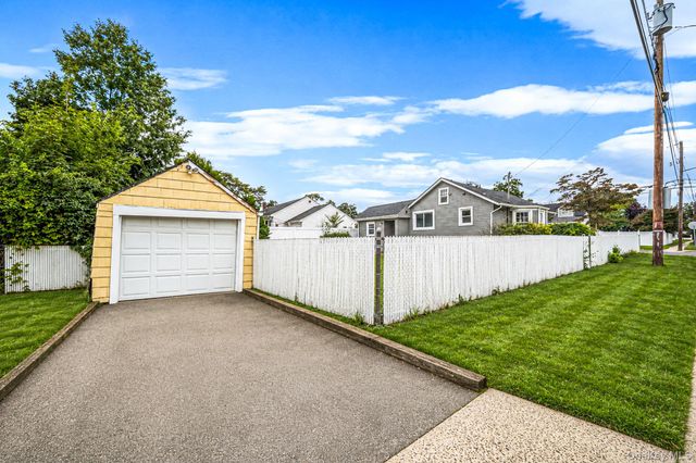 1077 Central Avenue, Hempstead, NY 11550