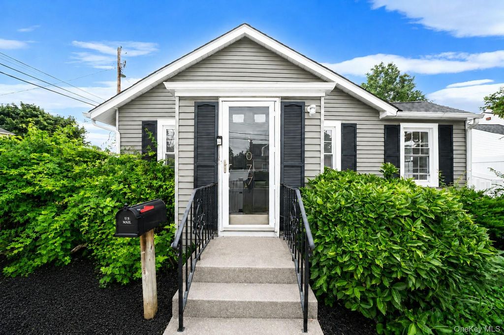 1077 Central Avenue, Hempstead, NY 11550 — photo 3