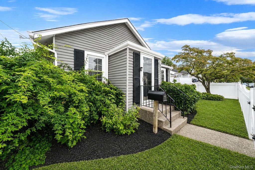 1077 Central Avenue, Hempstead, NY 11550 — photo 4