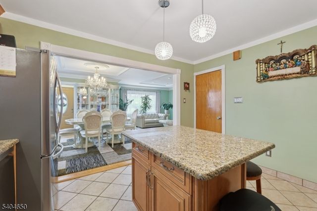 391 Avenue E, Bayonne City, NJ 07002