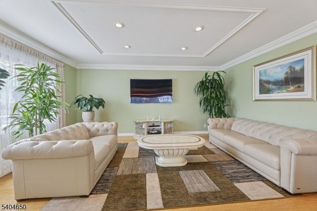 391 Avenue E, Bayonne City, NJ 07002